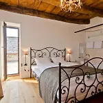 فندق مبيت وإفطار Di Sotto, House & Breakfast 4*