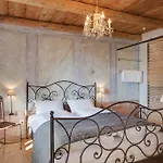 فندق مبيت وإفطار Di Sotto, House & Breakfast 4*