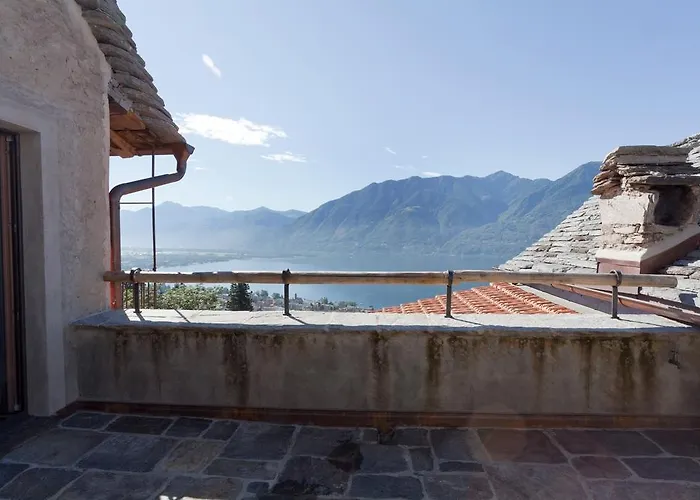 Di Sotto, House & Breakfast Muralto